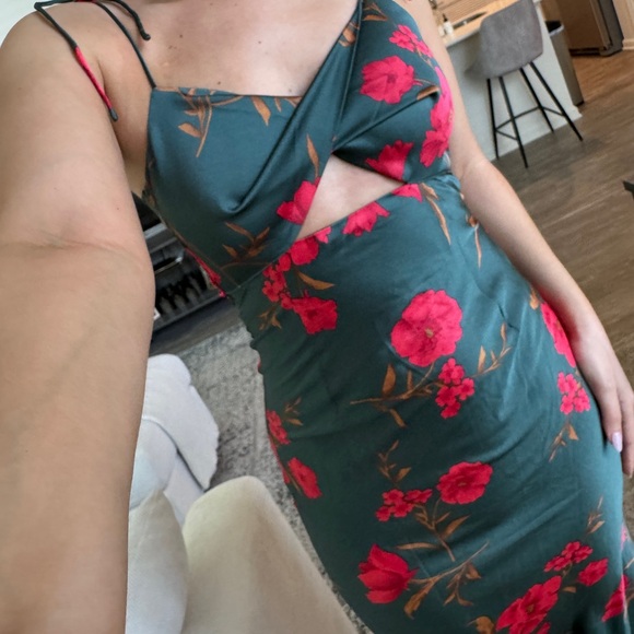 Hello Molly Green Floral Dress - Picture 15 of 16